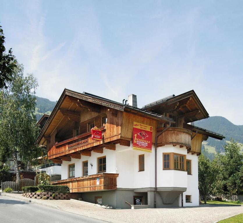 Landhaus Kostenzer Mit Sauna Fügen Exterior foto